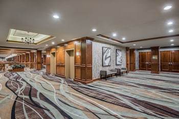 Crowne Plaza Hotel Knoxville Downtown University