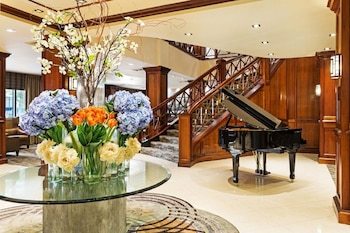 Crowne Plaza Hotel Knoxville Downtown University