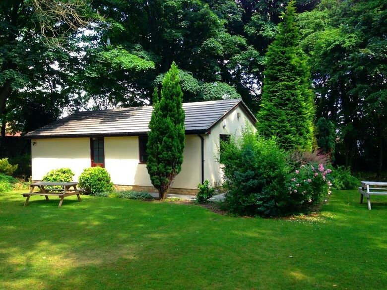 Alder House Hotel
