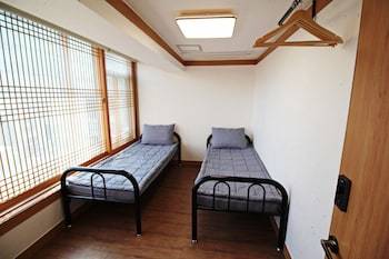 Hotel Hi Jun Guesthouse