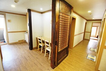 Hotel Hi Jun Guesthouse