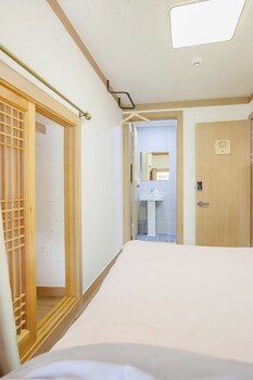 Hotel Hi Jun Guesthouse