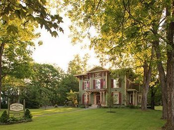 Bed & Breakfast Landmark Inn