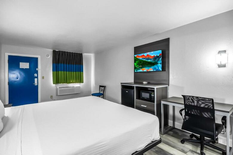 Motel Rodeway Inn & Suites