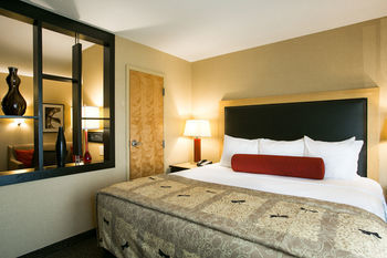 Hotel Cambria Suites Indianapolis Airport