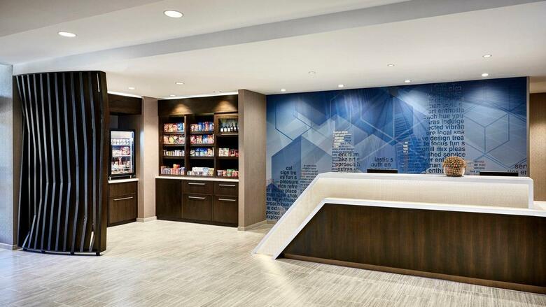 Hotel Cambria Suites