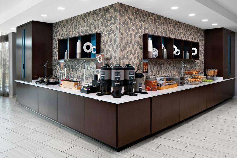 Hotel Cambria Suites