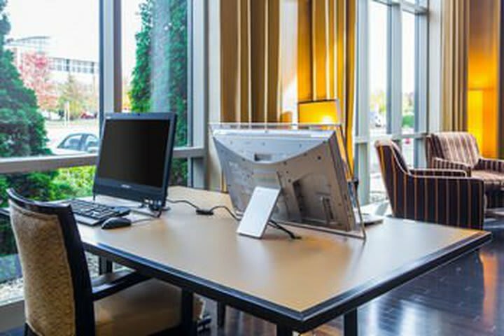 Hotel Cambria Suites