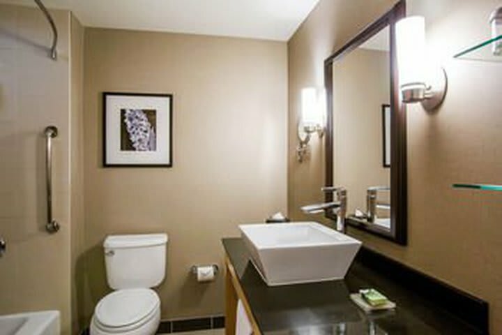 Hotel Cambria Suites