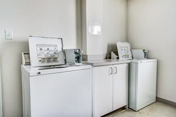 Motel 6 Red Deer