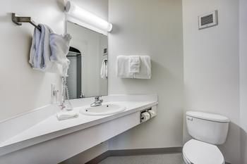 Motel 6 Red Deer