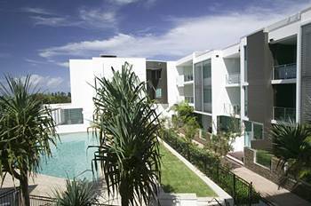 Hotel Element On Coolum Beach