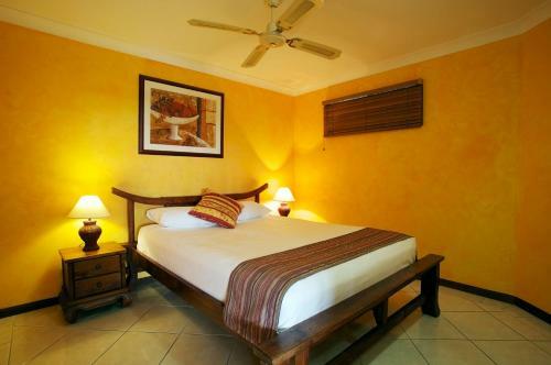 Hotel At Water's Edge Resort