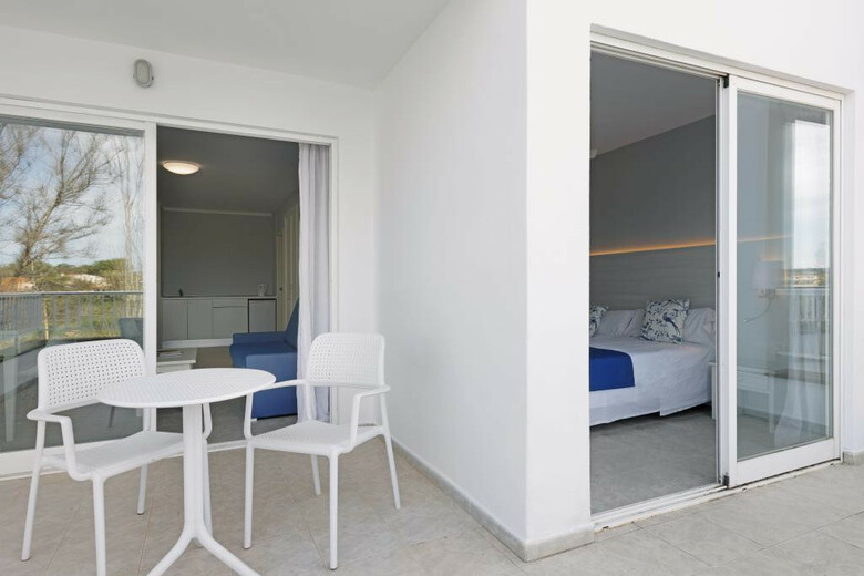 Hotel Flipflop Cala Mandia