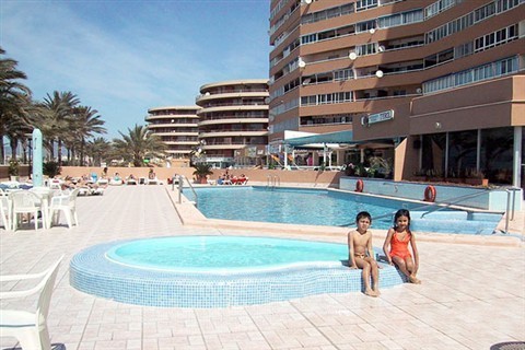 Apartamentos Pil-lari Playa