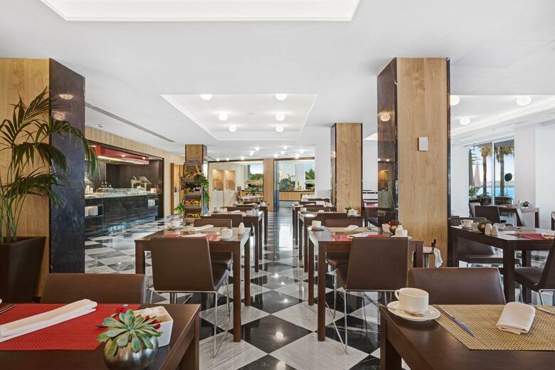 Hotel Pure Salt Garonda