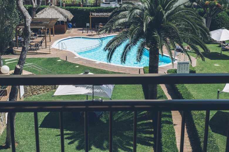 Aya Seahotel