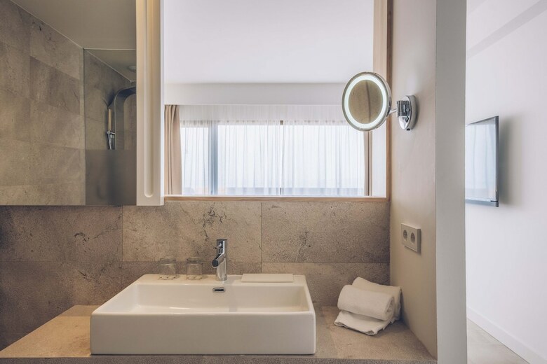 Aya Seahotel