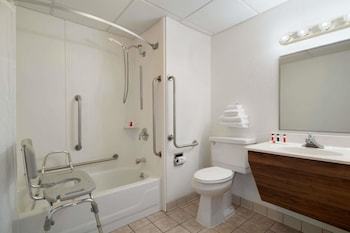 Hotel Super 8 Portland/westbrook Area