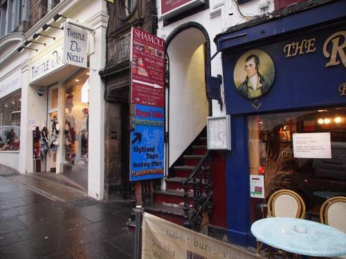 Hostal Royal Mile Backpackers