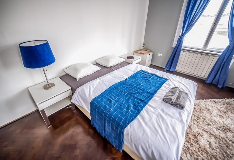 Hostal 2b Hostel & Rooms
