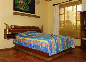Canciones Del Mar Hotel