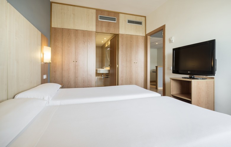 Hotel Ilunion Romareda