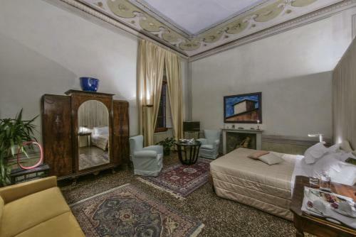 Residenza D'epoca Torre Dei Lari - Villa Strozzi-machiavelli