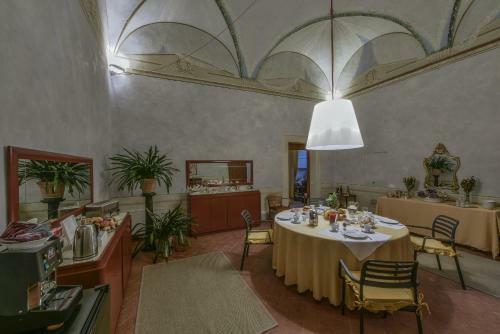 Residenza D'epoca Torre Dei Lari - Villa Strozzi-machiavelli