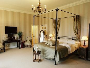 Taplow House Hotel