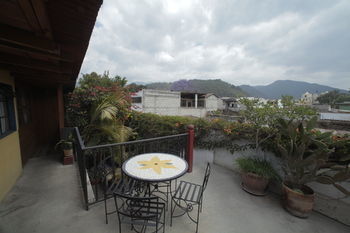 Yellow House - Hostel
