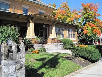 Walton Manor Inn Bed & Breakfast