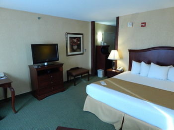 Holiday Inn Express Hotel & Suites Vestal