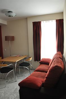 Citizentral Apartamentos Gascons