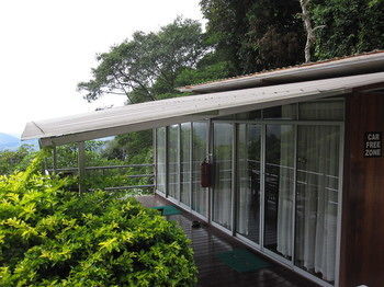 Posada J Residence