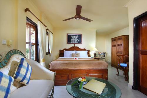 Hotel The Bali Shangrila Beach Club