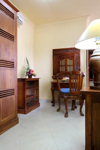 Hotel The Bali Shangrila Beach Club