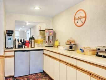 Hotel Howard Johnson Inn Cape Cod Area