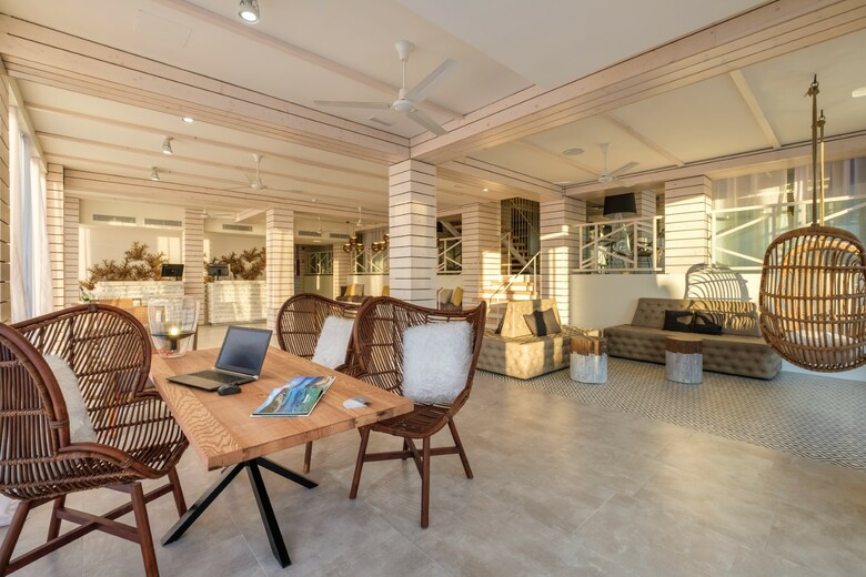 Apartamentos Paradise Beach