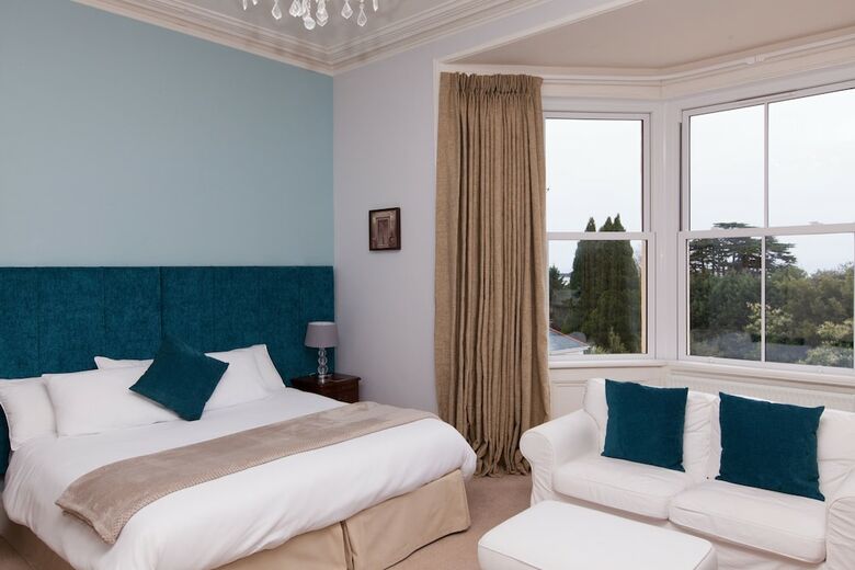 Crofton House Hotel