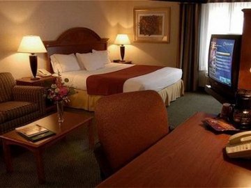 Holiday Inn Express Hotel & Suites Hartford Convention Ctr Area