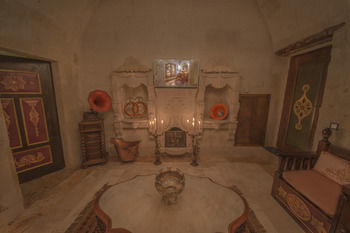 Hotel Elika Cave Suites