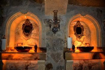 Hotel Elika Cave Suites
