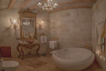 Hotel Elika Cave Suites