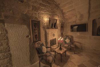 Hotel Elika Cave Suites