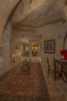Hotel Elika Cave Suites