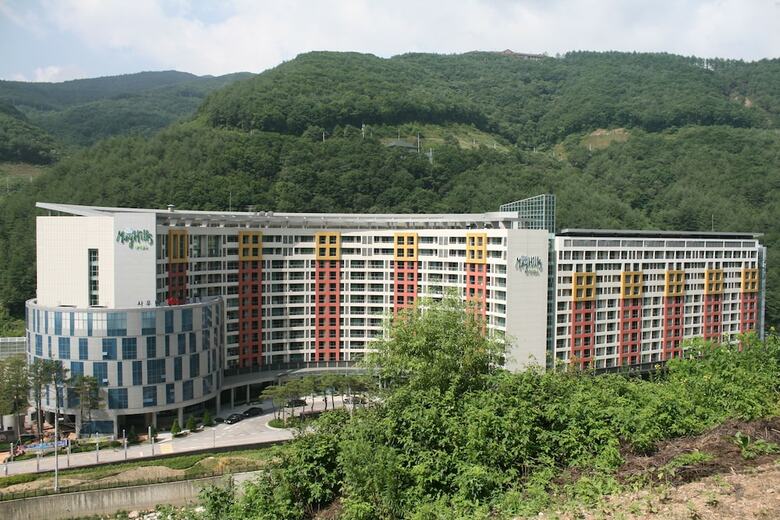 Hotel Mayhills Resort
