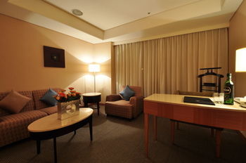 Forward Hotel
