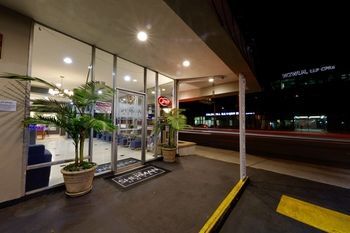 Hostal The Sherman Hotel