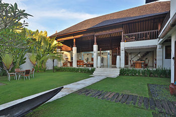 Apartamento Nelayan Villa
